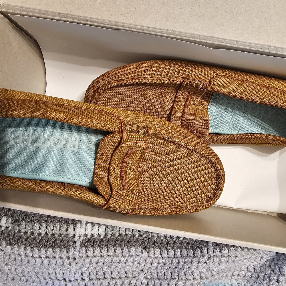 Rothy's Tan And Black Loafers